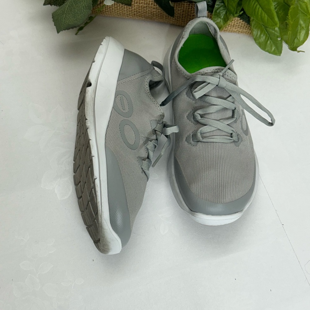 OOFOS Gray Athletic Sneakers with Green Insole